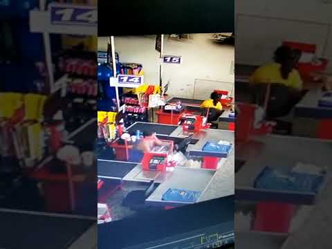 Mulher enche carrinho de compras, sai sem pagar e acaba presa por furto em João Pinheiro