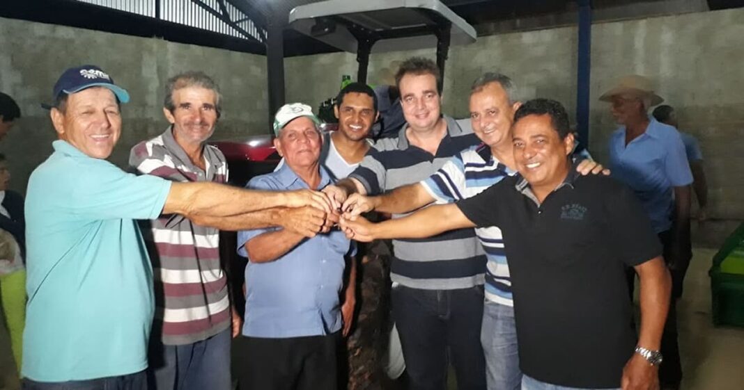 entrega trator prefeitura 6