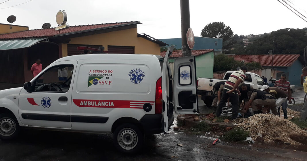 06 11 acidente envolvendo gari em joao pinheiro 2